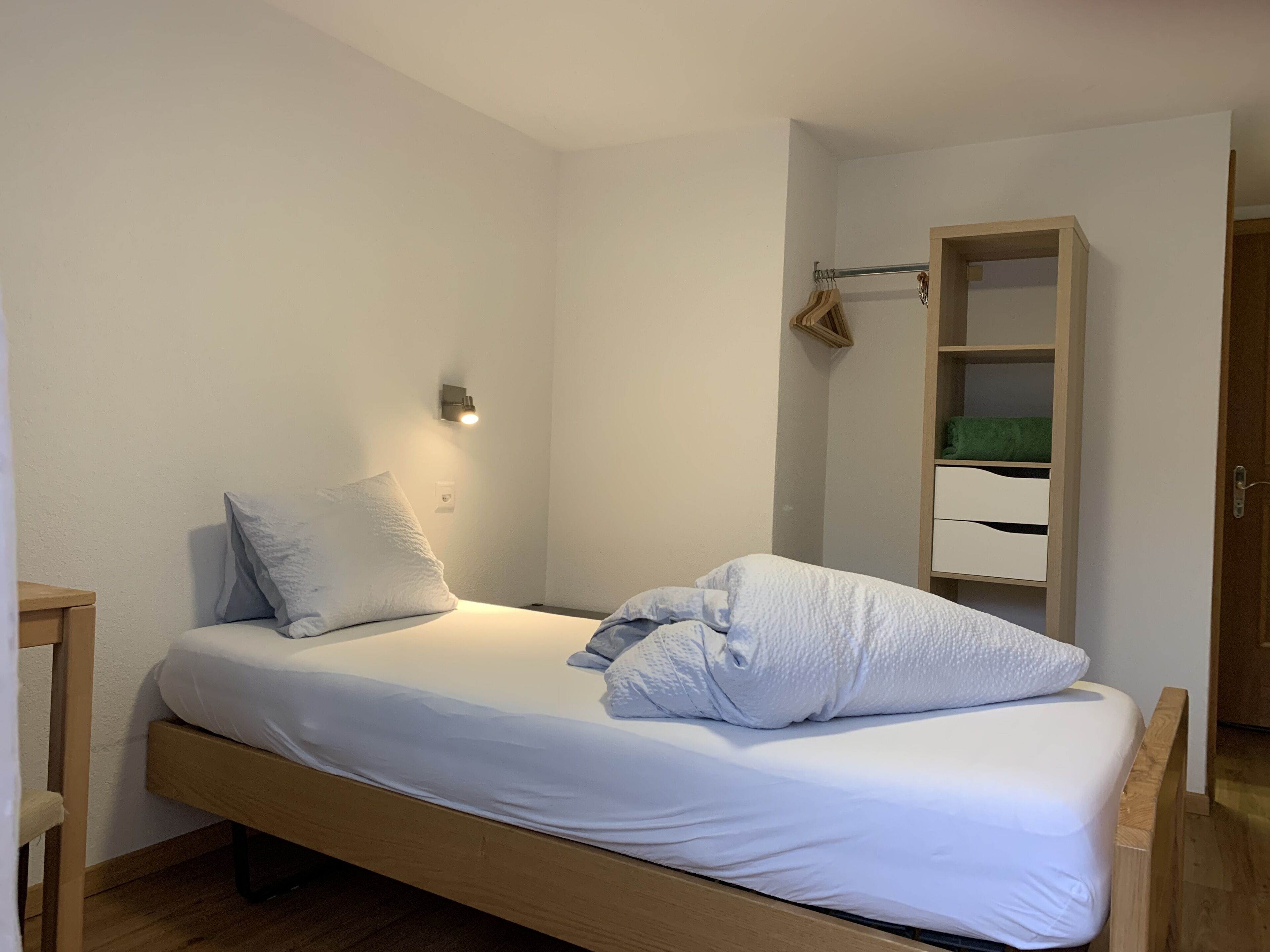 single room | 1 bedroom, in-room safe, desk, soundproofing