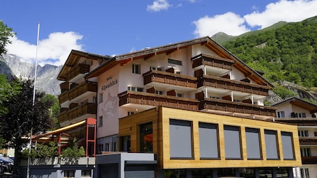 住宿正面. Aktiv- und Genusshotel Alpenblick