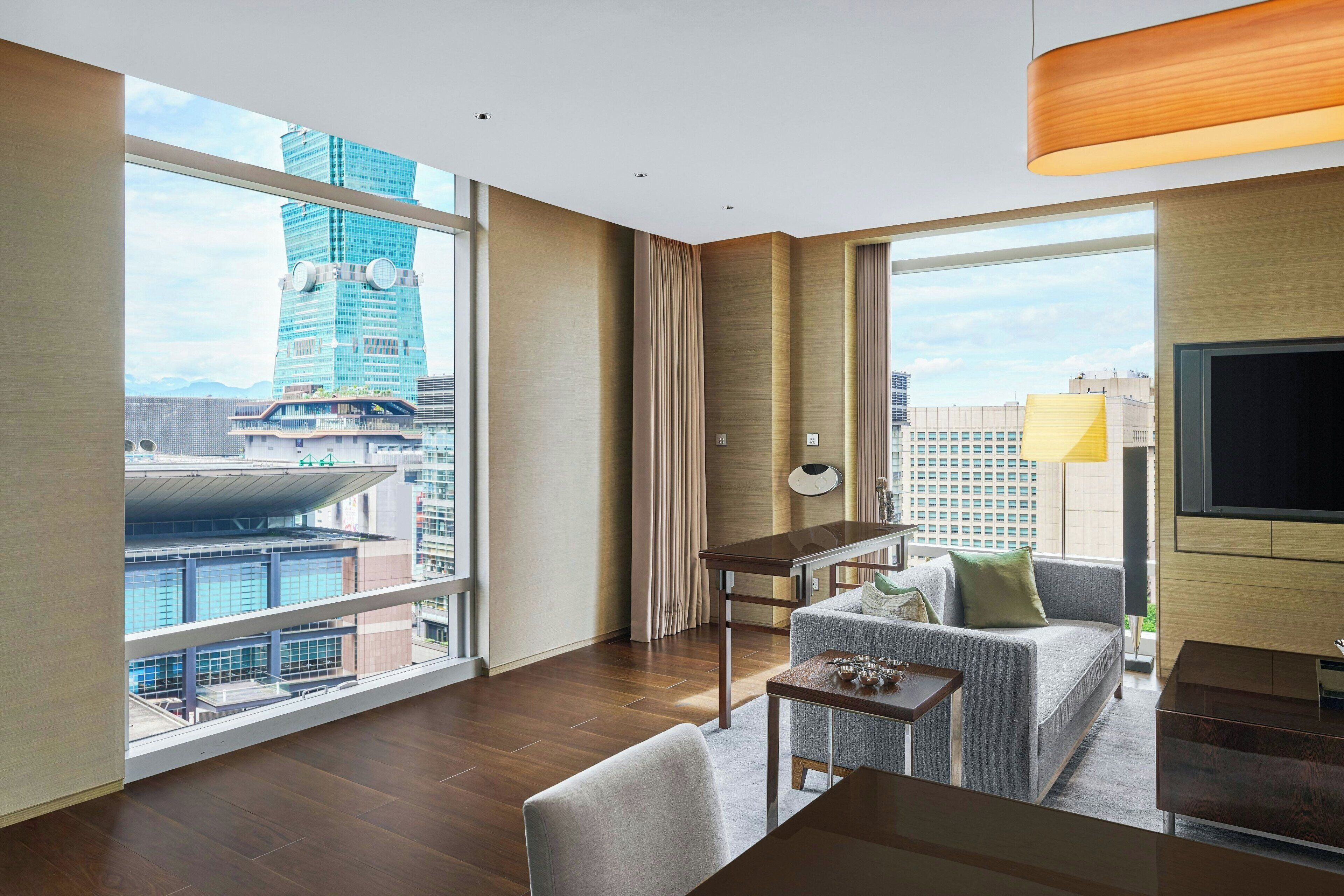 42-inch lcd tv with satellite channels, tv