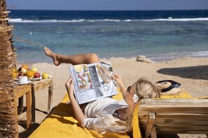 Spiaggia privata, lettini da mare, ombrelloni, teli da spiaggia