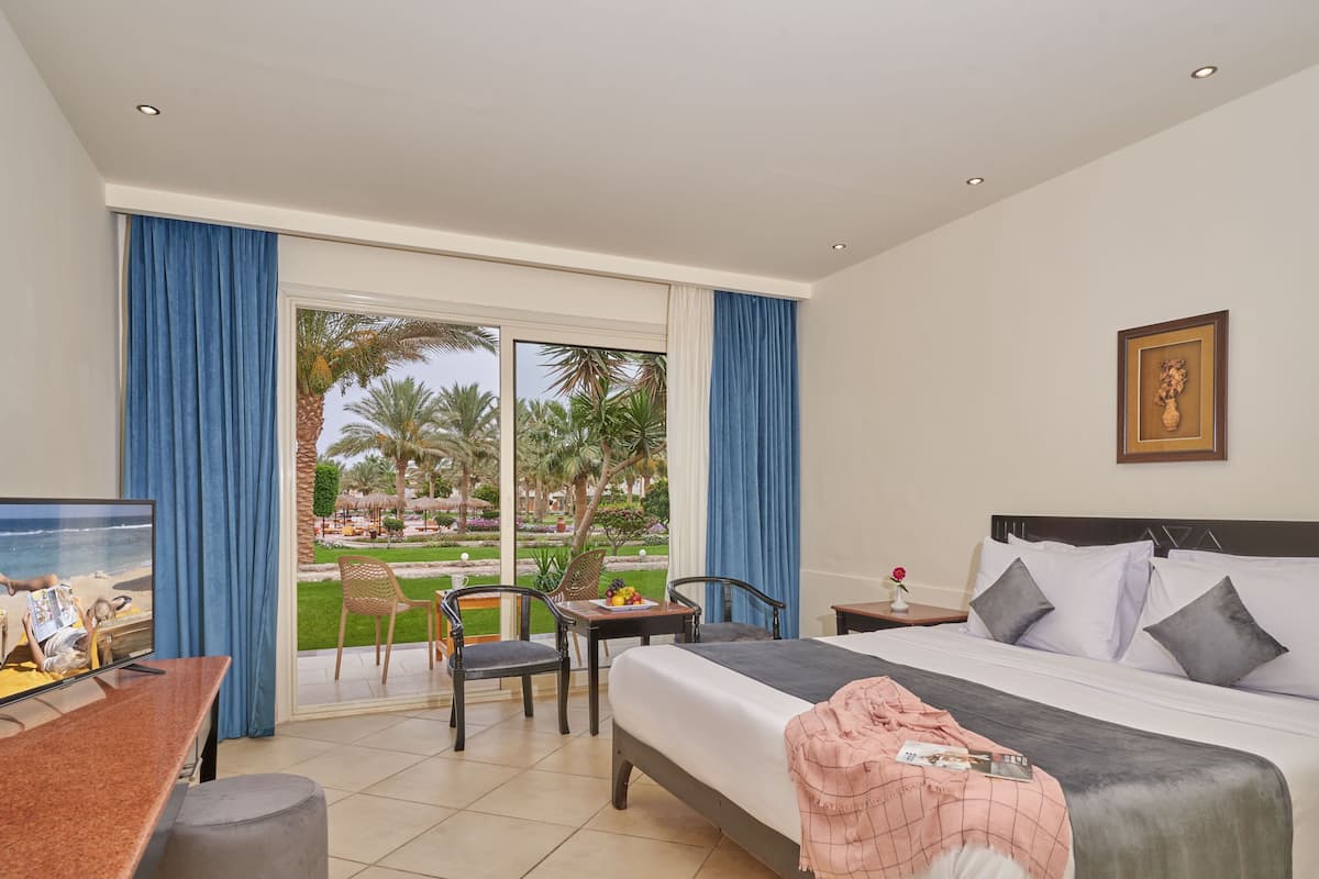 comfort triple room | 1 bedroom, minibar, in-room safe, desk