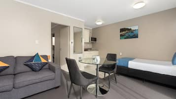 Habitación | 1 dormitorio, tabla de planchar con plancha, wifi gratis y ropa de cama