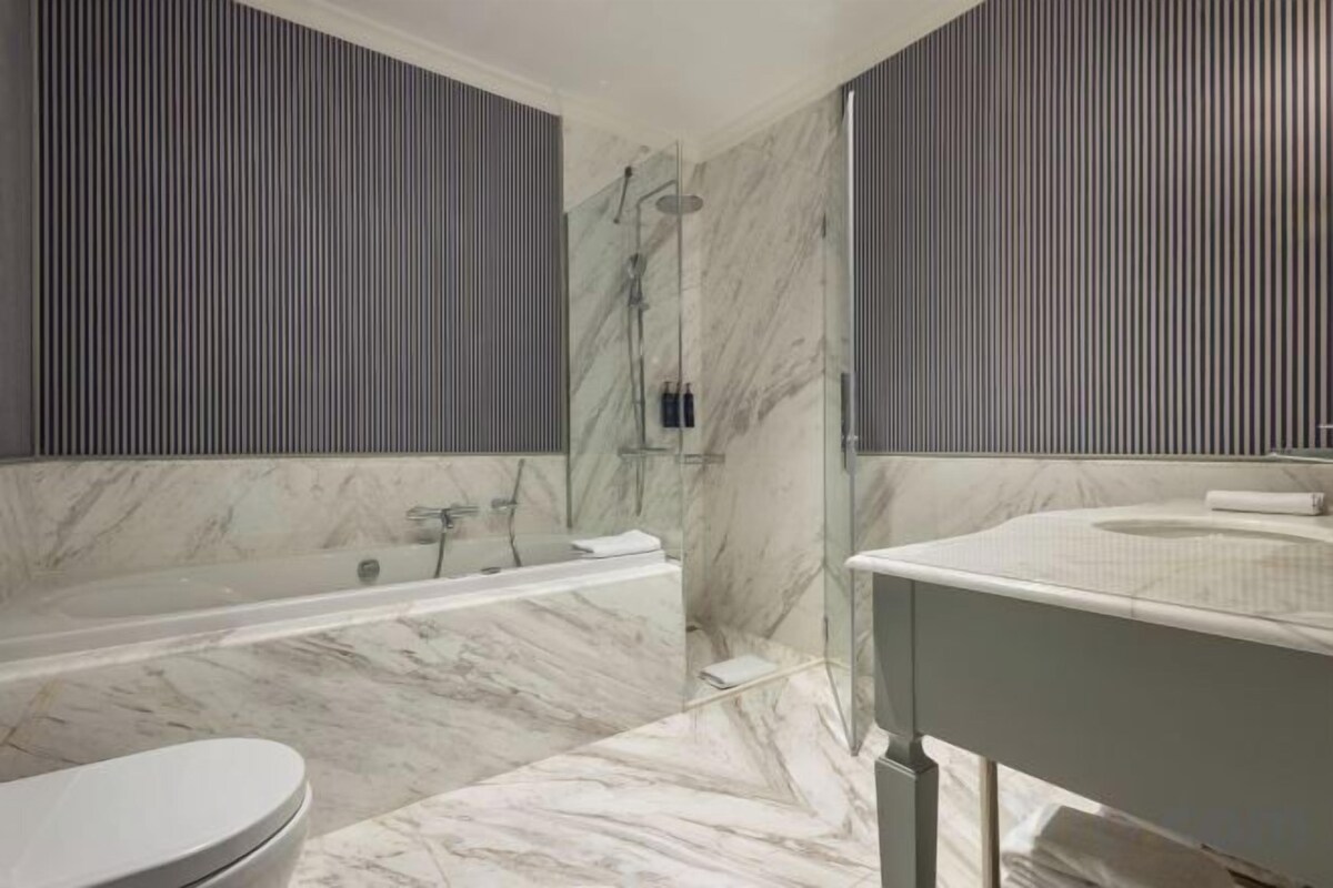 Bagno | Doccia, set di cortesia gratuito, asciugacapelli, pantofole