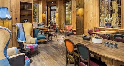 Palazzo Donizetti Istanbul, Tapestry Collection by Hilton