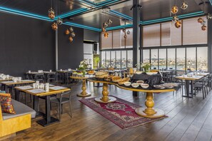 Breakfast served - Palazzo Donizetti Istanbul, Tapestry Collection by Hilton (Istanbul)