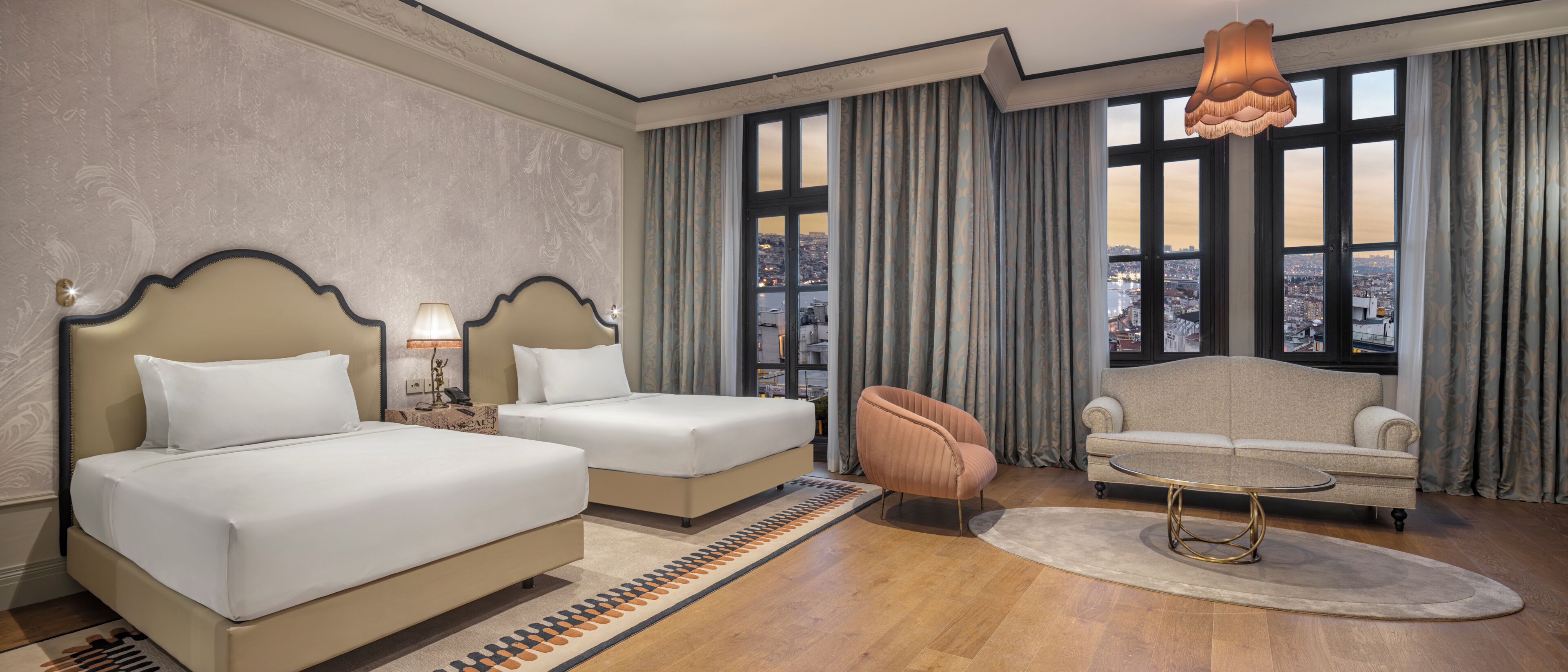 Phòng Suite Junior, 2 giường cỡ queen, góc (View) | Bộ trải giường bằng vải cotton Ai Cập, bộ đồ giường cao cấp 