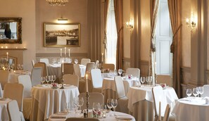 Dining - Palm Court Hotel (Scarborough)