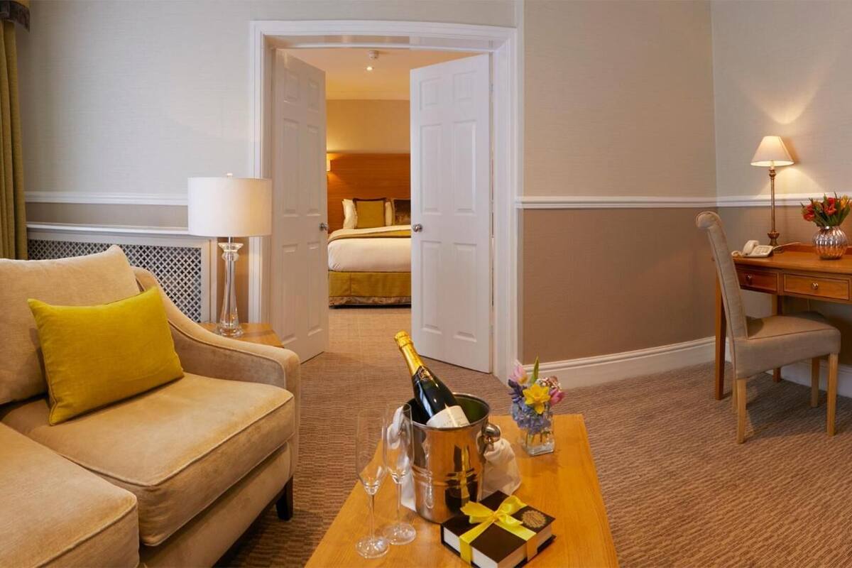 1 bedroom, premium bedding, desk, blackout curtains