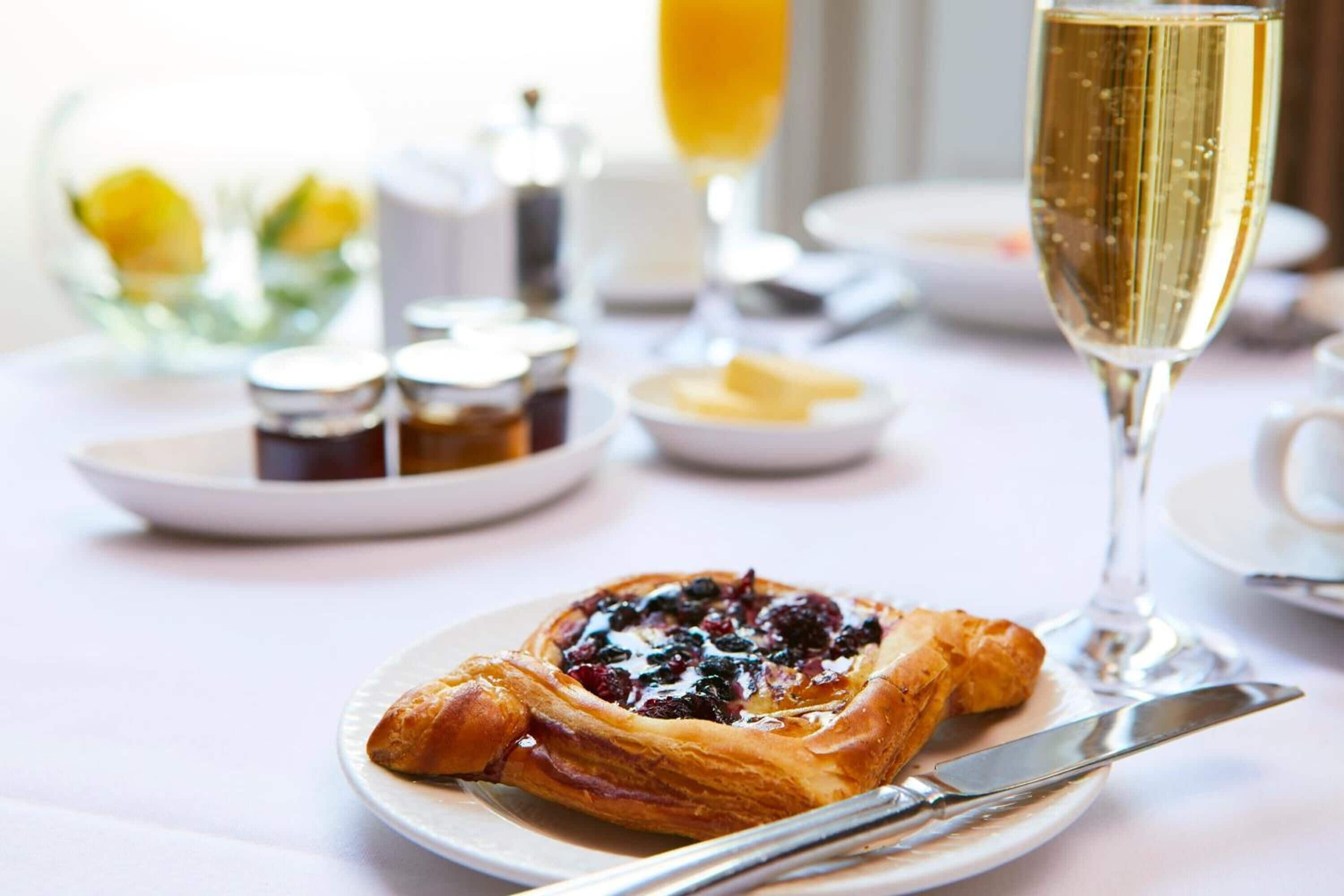 Photo - Palm Court Hotel