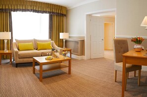 Flat-screen TV - Palm Court Hotel (Scarborough)