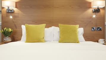 Habitación doble, 1 cama King size (King) | 1 habitación, ropa de cama de alta calidad y escritorio