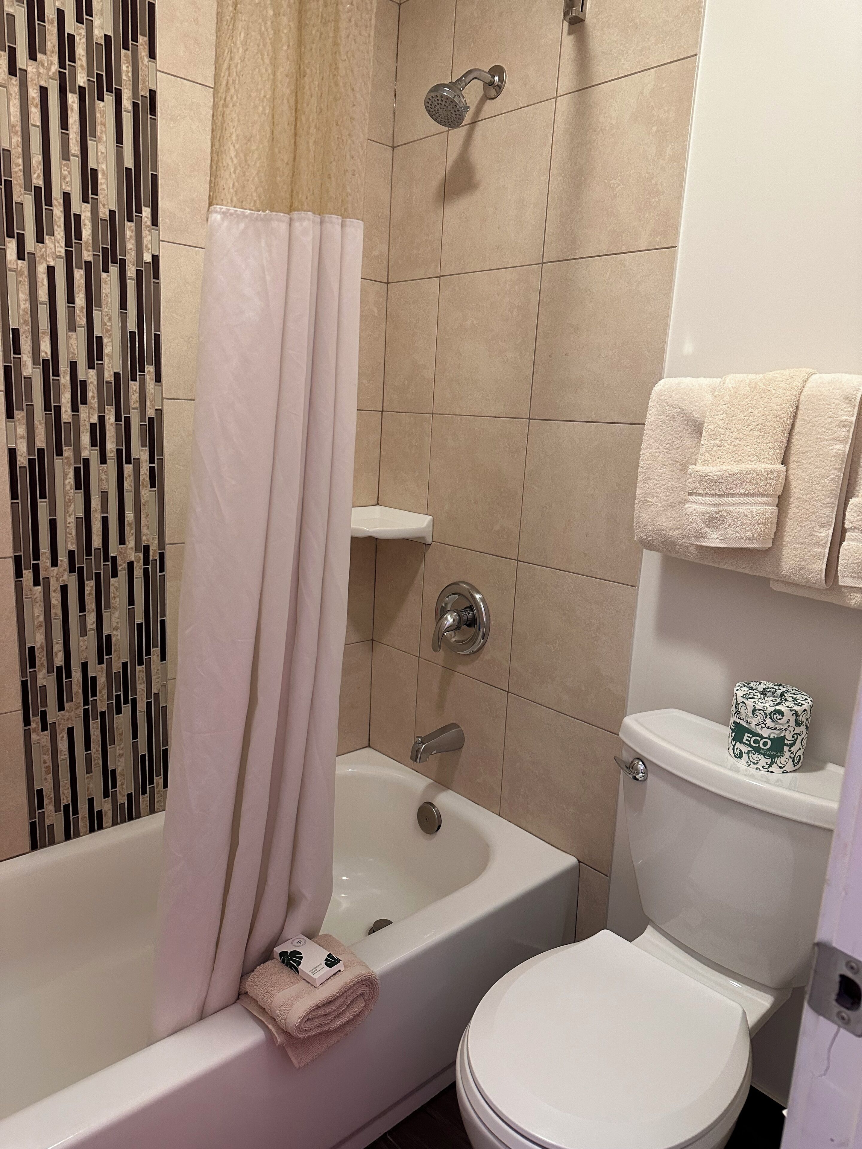 Standard Room, 1 King Bed | 1 bedroom, desk, blackout drapes, iron/ironing board