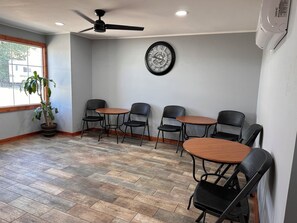 Restaurant - Gateway Lodge (Rifle)