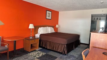 Standard Room, 1 King Bed