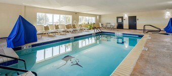 佩里 I-35 凱富套房飯店