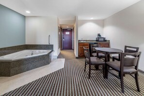 Desk, iron/ironing board, free cribs/infant beds, free WiFi - Comfort Inn & Suites Perry I-35 (Perry)