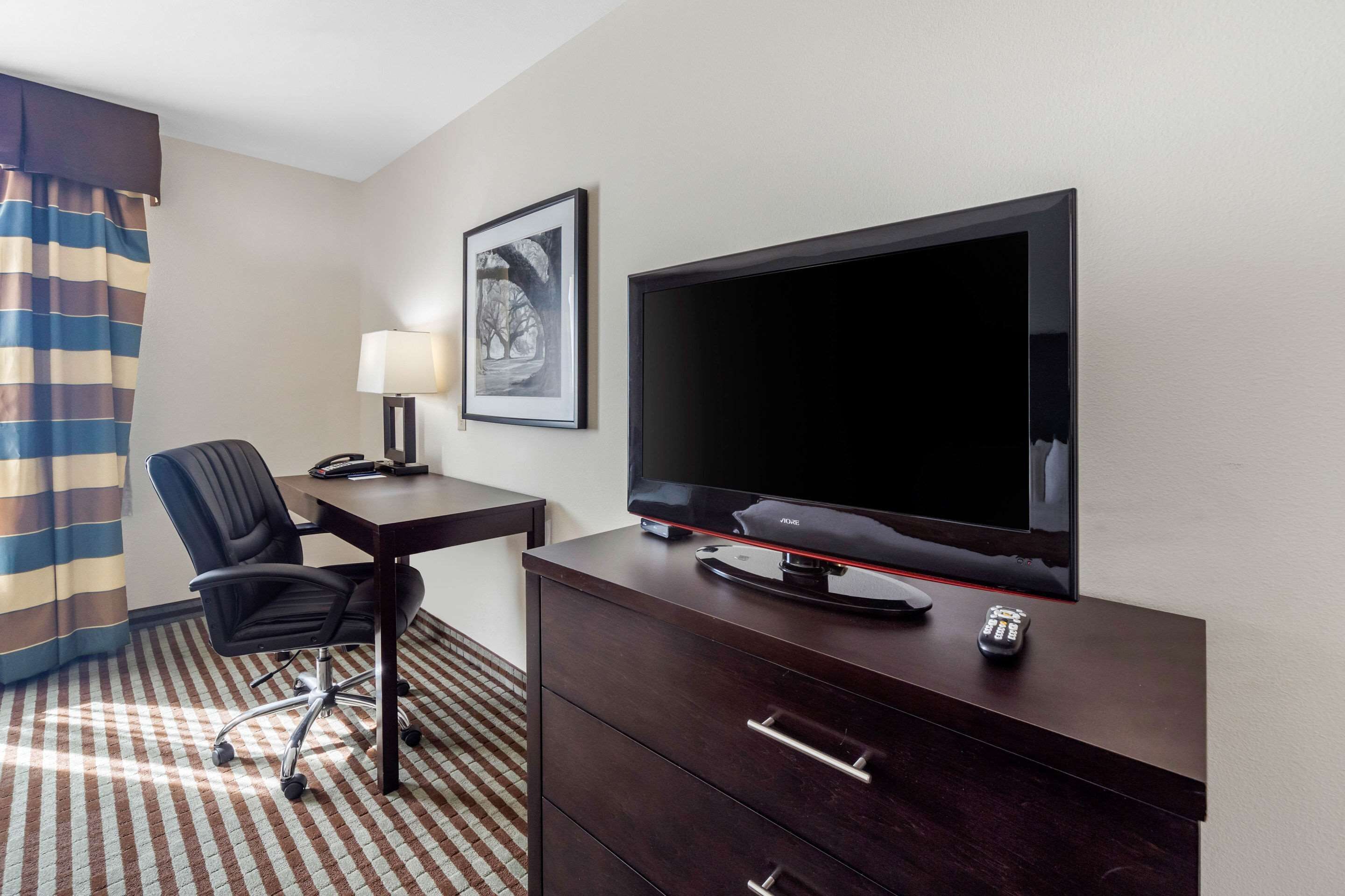 desk, iron/ironing board, free cots/infant beds, free wifi