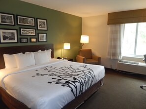 Premium bedding, desk, iron/ironing board, free cots/infant beds - Sleep Inn & Suites Evergreen I-65 (Evergreen)