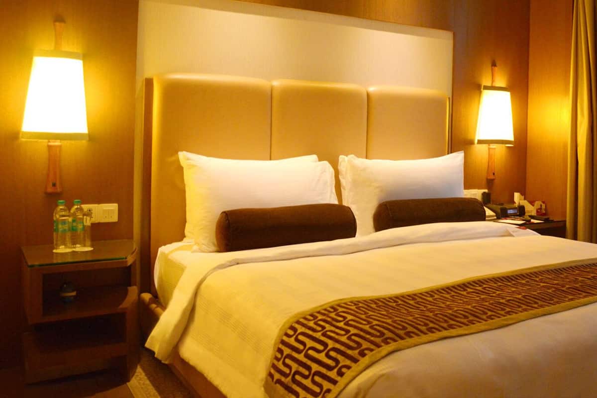 Minibar, in-room safe, desk, laptop workspace