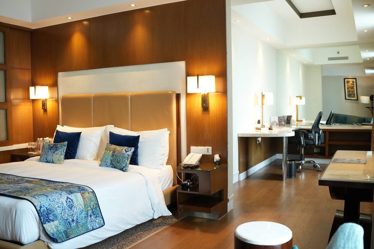 เครื่องนอนระดับพรีเมียม, เตียงพร้อมฟูกเสริมที่นอน, มินิบาร์