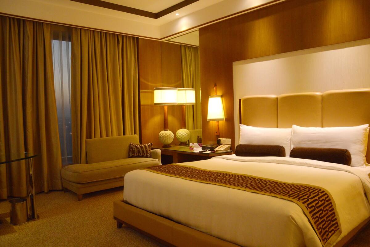 เครื่องนอนระดับพรีเมียม, เตียงพร้อม ฟูกเสริมที่นอน, มินิบาร์