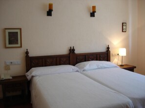 Doppel- oder Zweibettzimmer