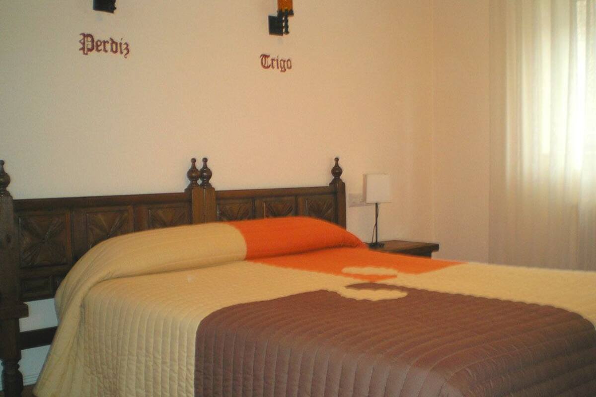 double or twin room | desk, free wifi, bed sheets