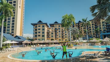 7 outdoor pools, pool umbrellas, sun loungers