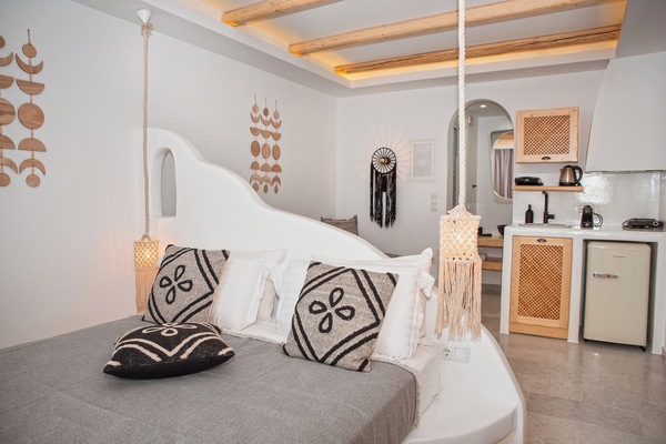 Superior Quadruple Room | In-room safe, soundproofing, iron/ironing board, cribs (free)