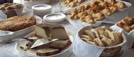 Daily continental breakfast for a fee