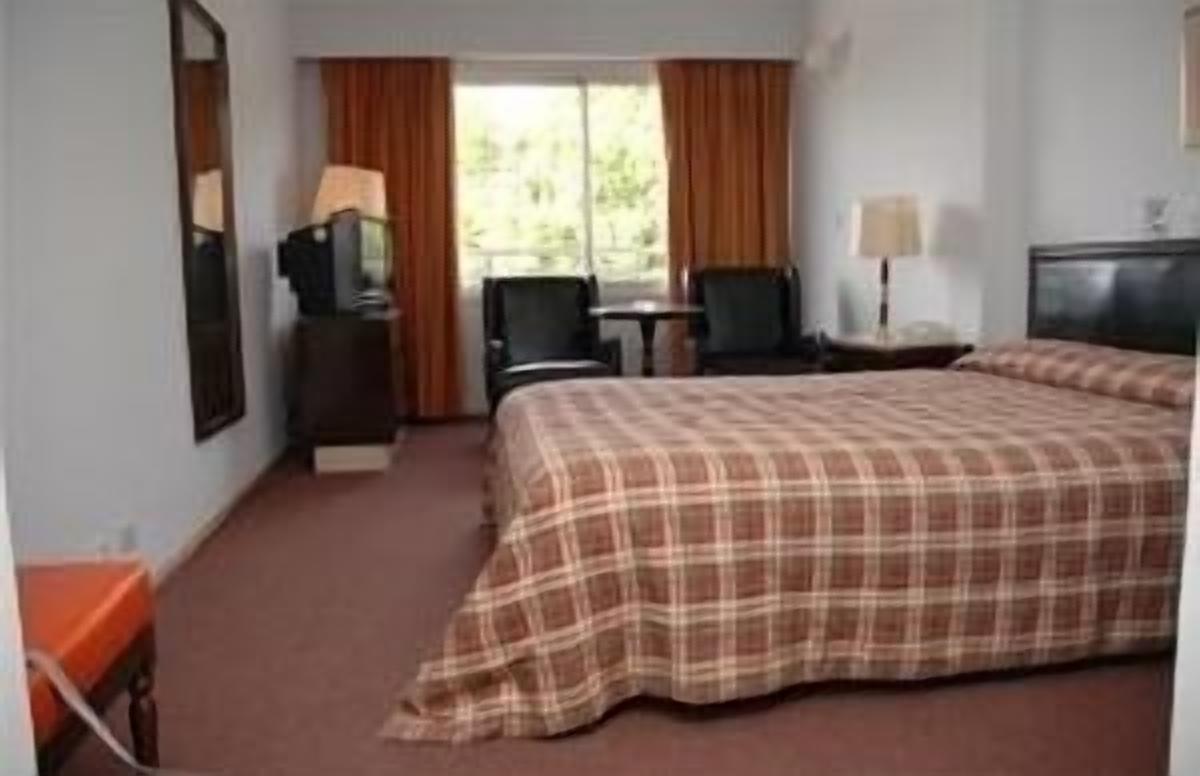 Basic-Doppelzimmer | Verdunkelungsvorhänge, kostenloses WLAN