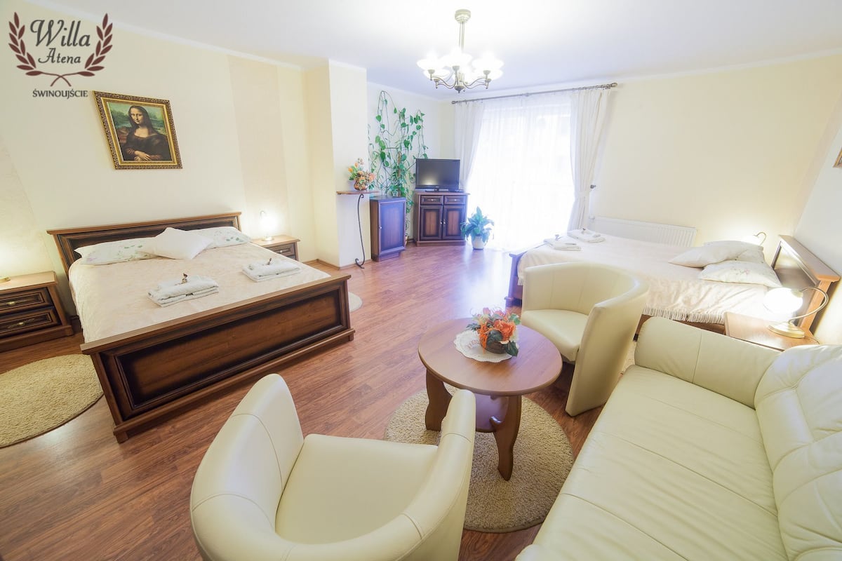 Zimmersafe, individuell dekoriert, Verdunkelungsvorhänge