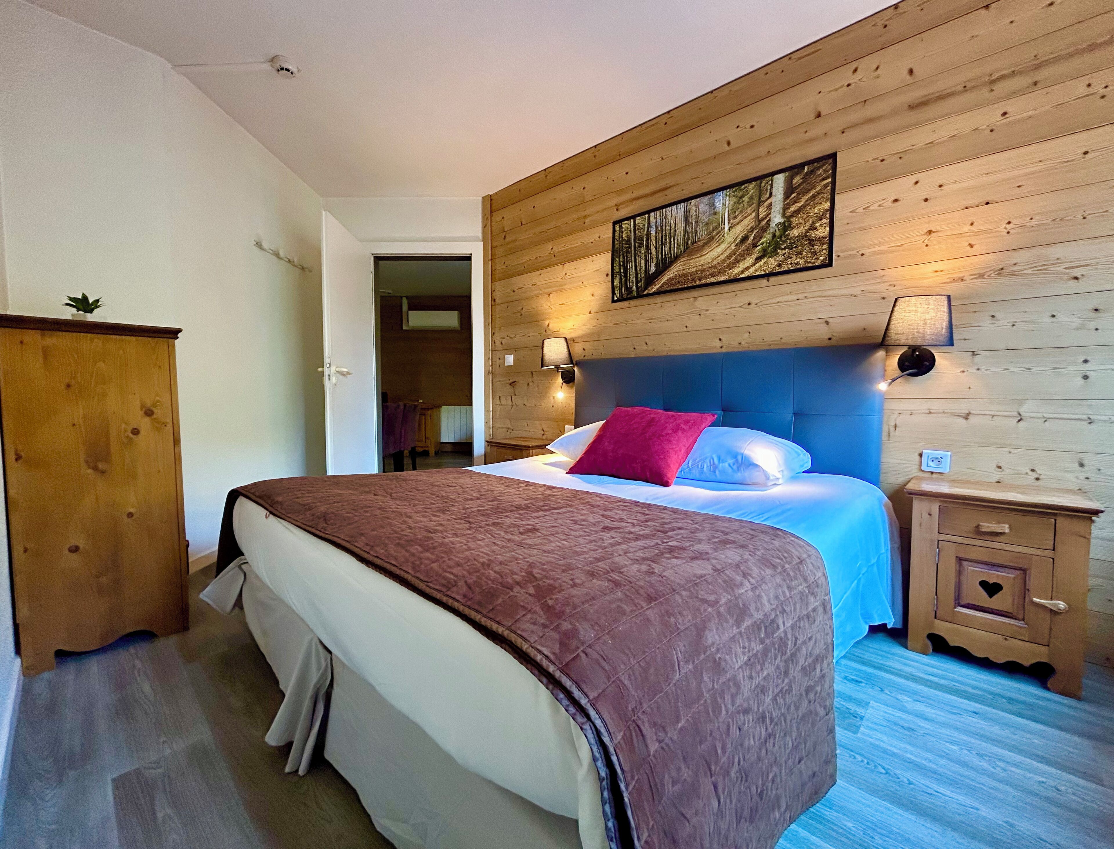 superior apartment, 1 bedroom, kitchenette | 1 bedroom, select comfort beds, desk, soundproofing