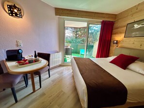 1 bedroom, Select Comfort beds, desk, soundproofing