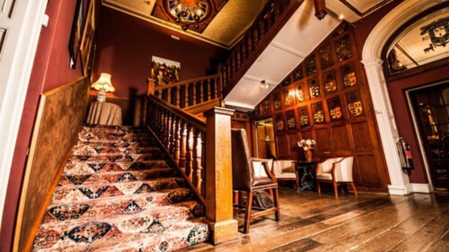 The Manor Hotel