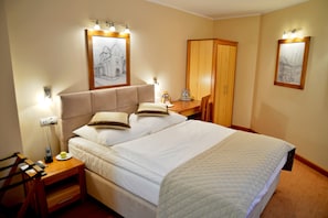 Double Room | Premium bedding, rollaway beds, free WiFi, bed sheets - Karczma Chelminska (Chelmno)