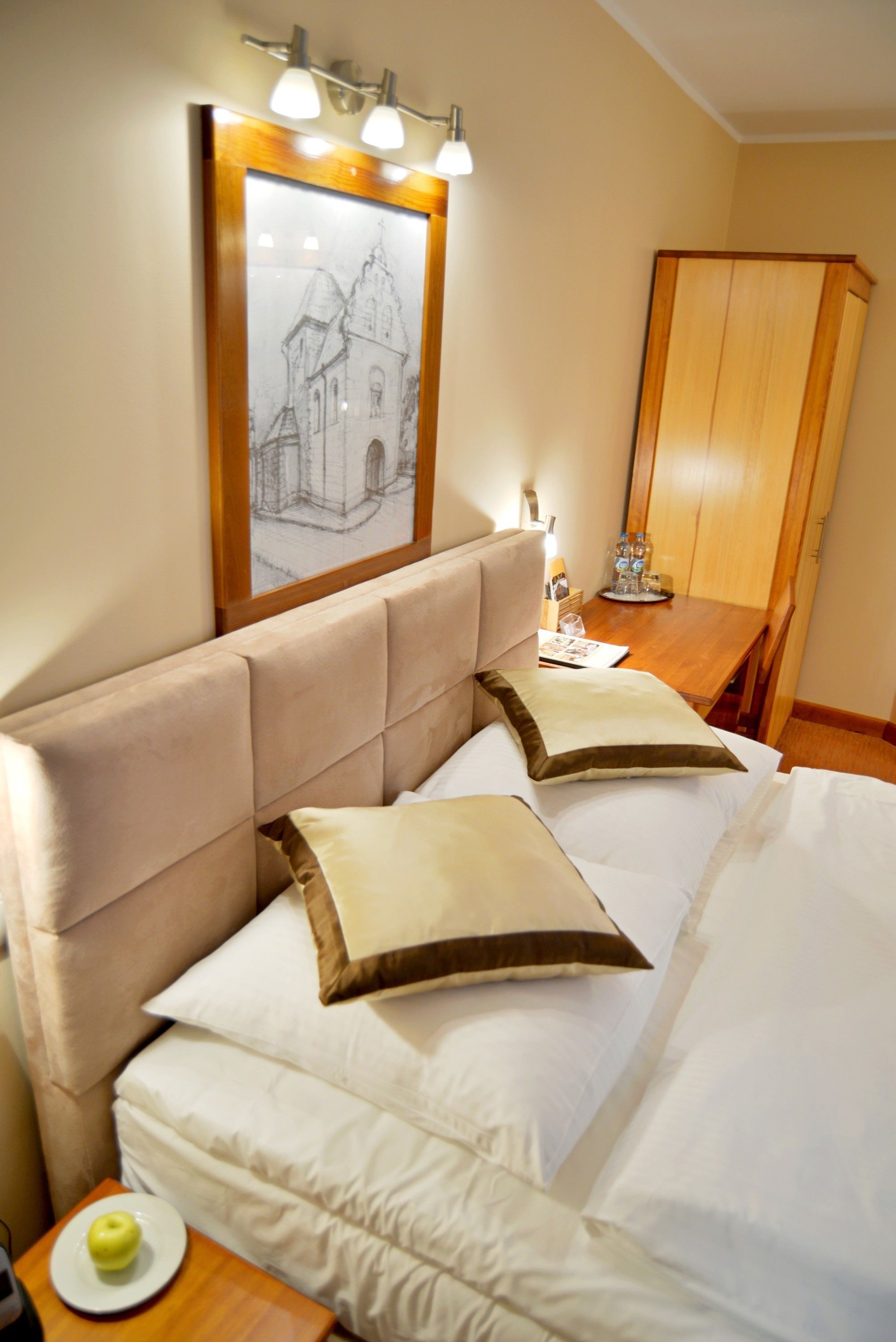 double room | premium bedding, rollaway beds, free wifi, bed sheets