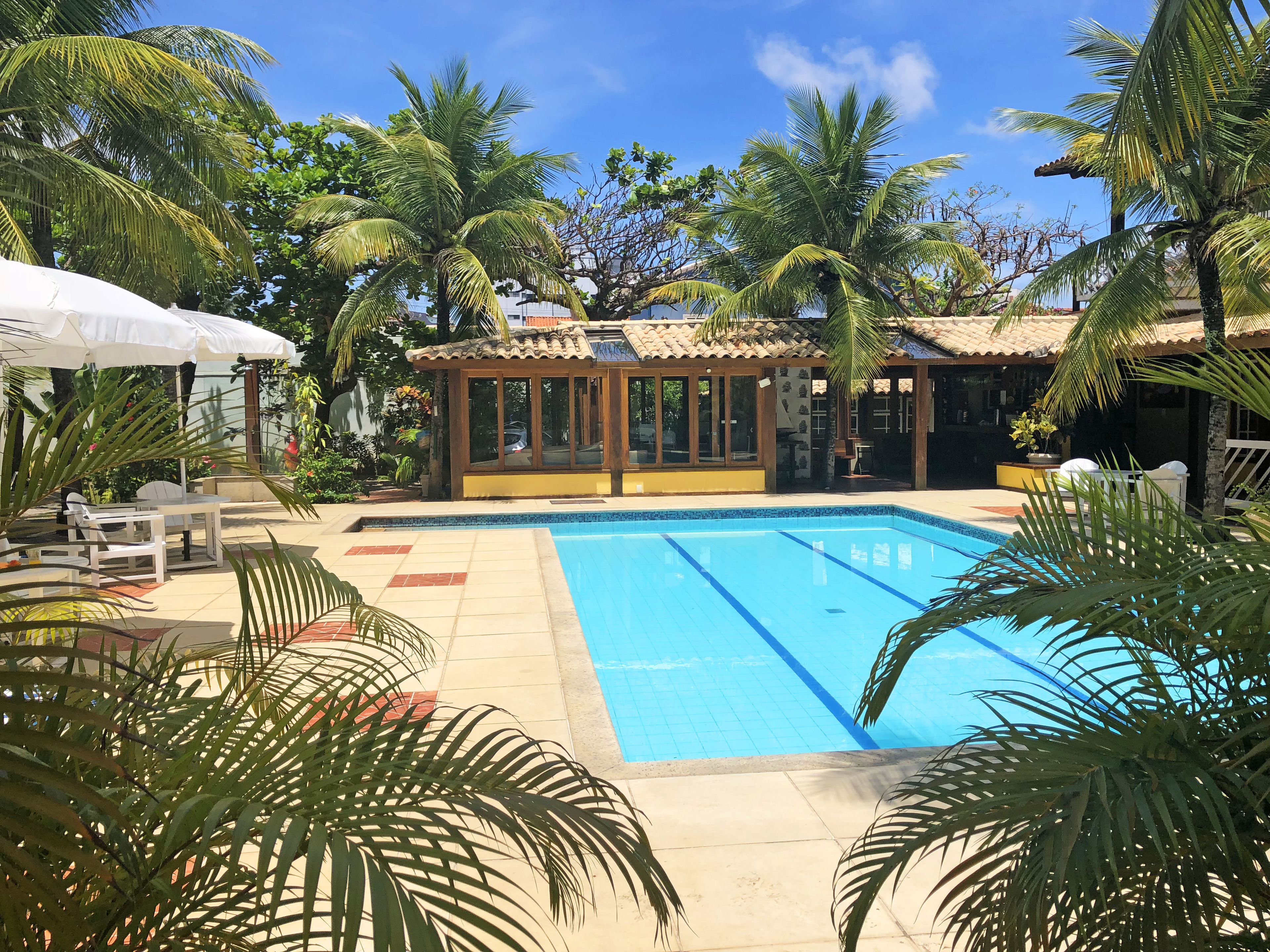 Outdoor pool, pool umbrellas, sun loungers