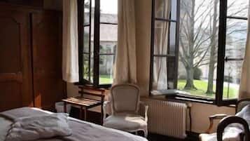 Superior Double Room | Free WiFi, bed sheets, wheelchair access