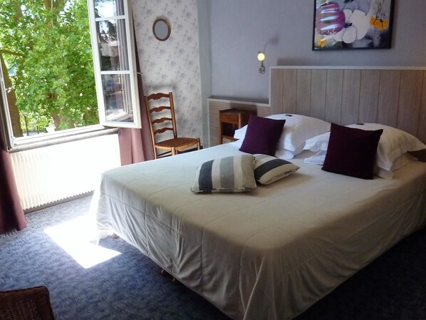 Habitación doble Confort | Wifi gratis, ropa de cama y acceso para silla de ruedas 