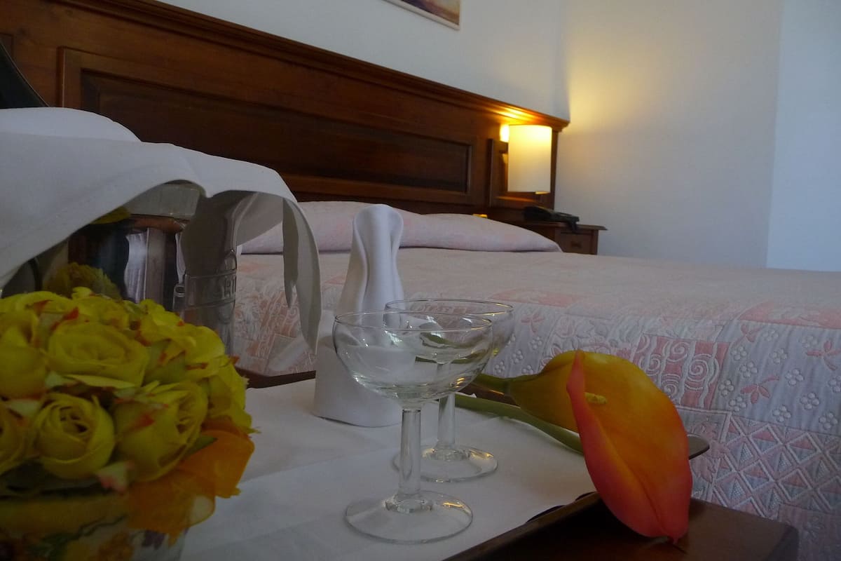 minibar, in-room safe, cots/infant beds, free wifi