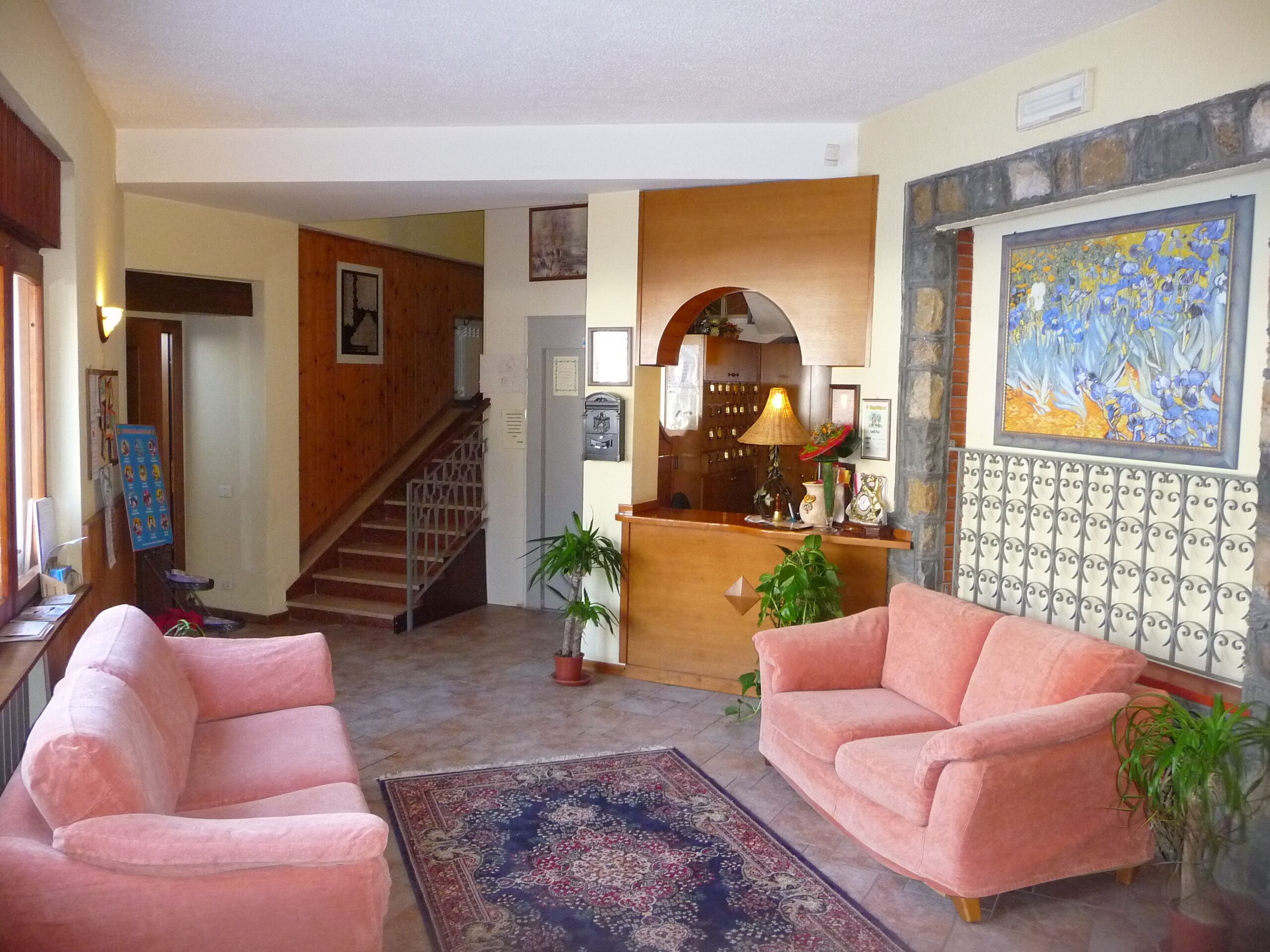 minibar, in-room safe, cots/infant beds, free wifi