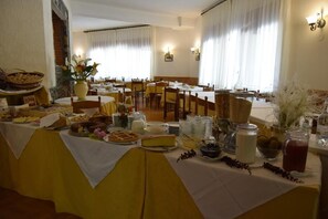 Petit déjeuner compris
