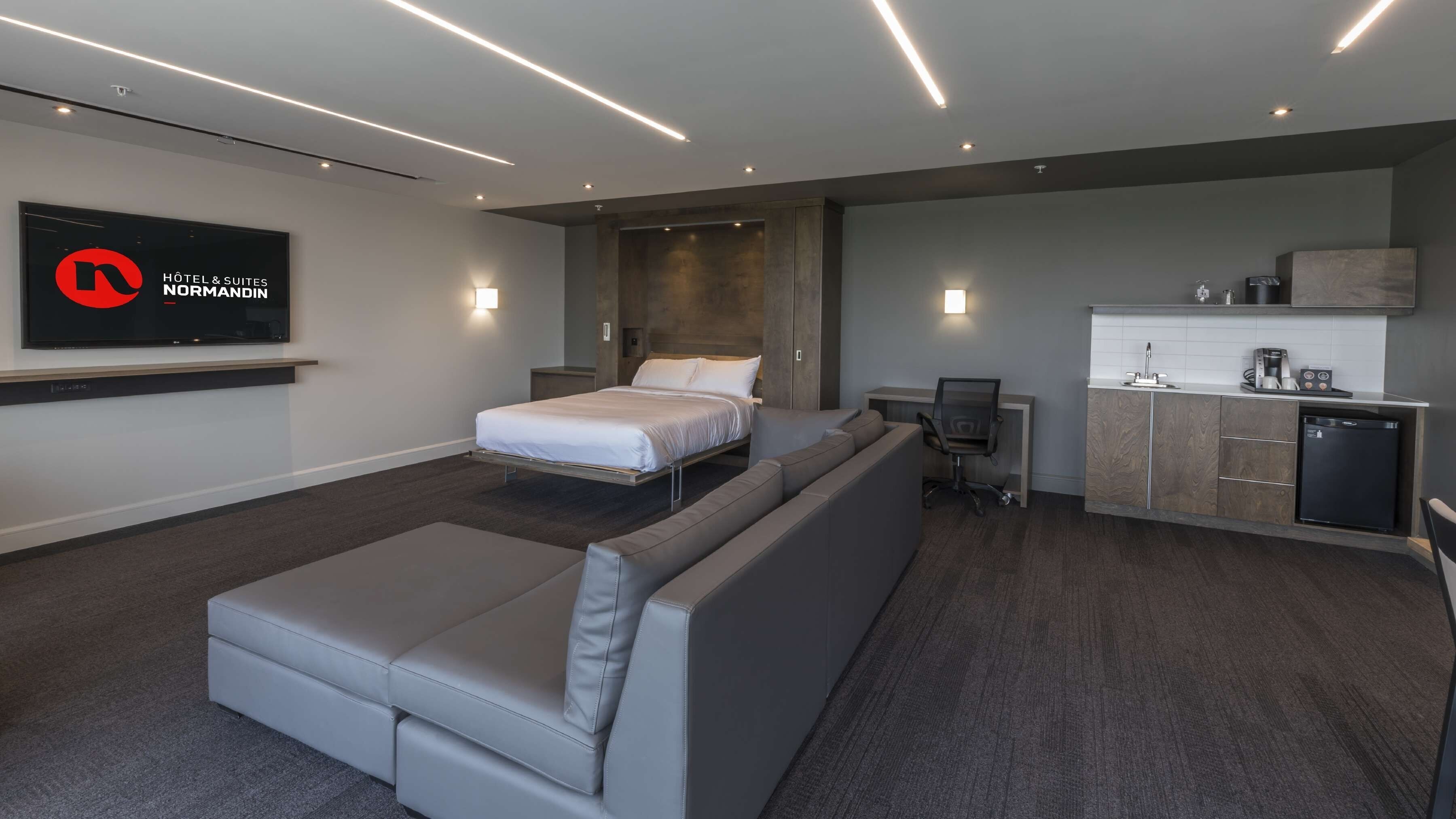 1 bedroom, premium bedding, desk, soundproofing