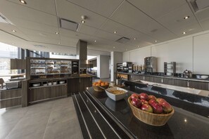 Desayuno continental entre semana (CAD 11.50 por persona)