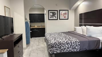 Caja de seguridad en la habitación, escritorio y cortinas blackout