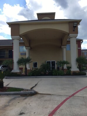 Front of property - Regency Inn & Suites - Baytown (Baytown)