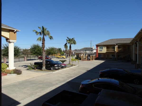 ที่จอดรถฟรี