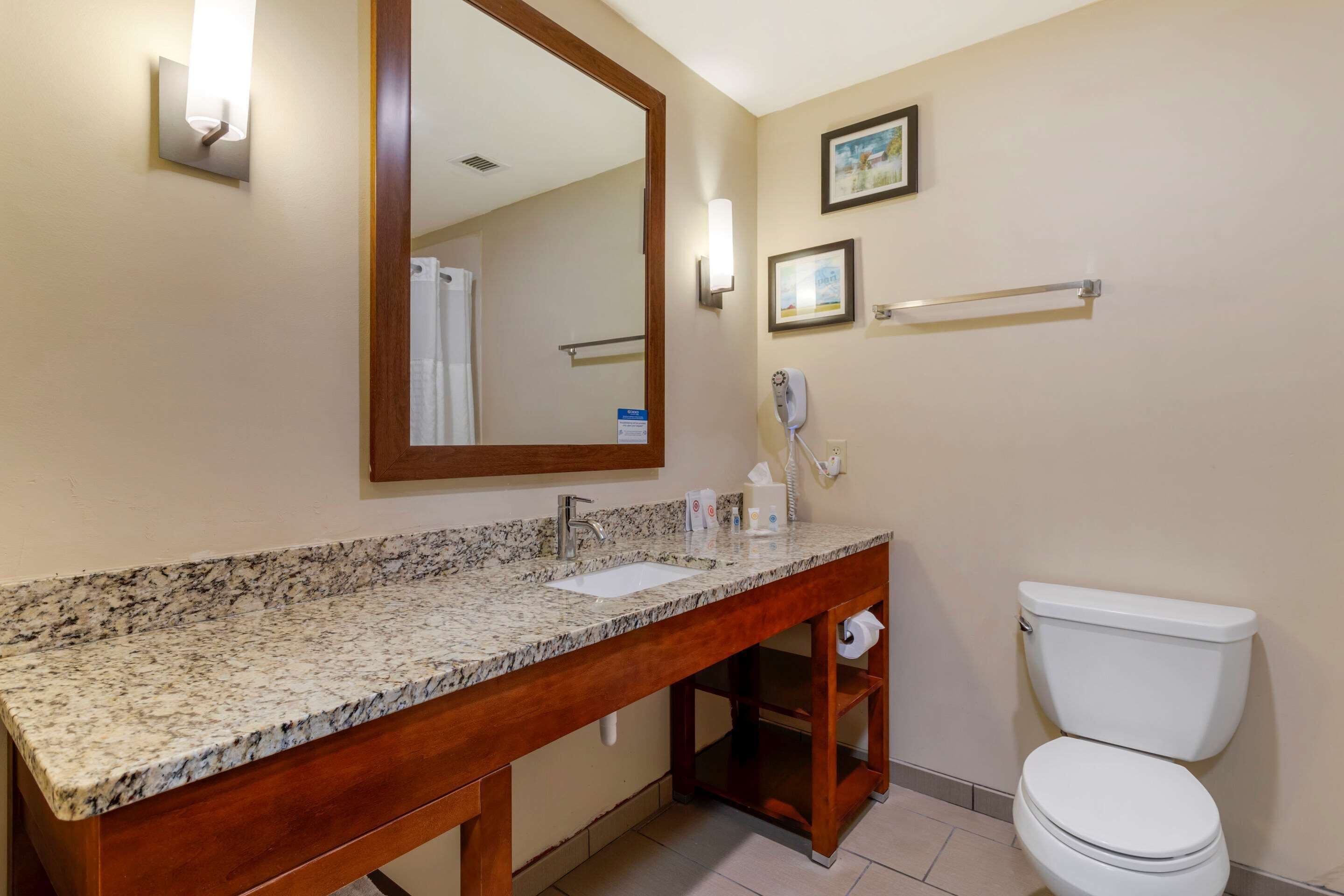 suite, non smoking | desk, iron/ironing board, free wifi, bed sheets