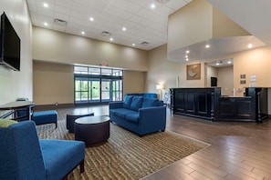 Lobby - Comfort Suites Kingsport South (Kingsport)